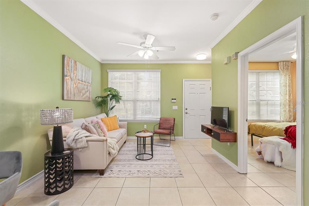 For Sale: $159,900 (1 beds, 1 baths, 529 Square Feet)