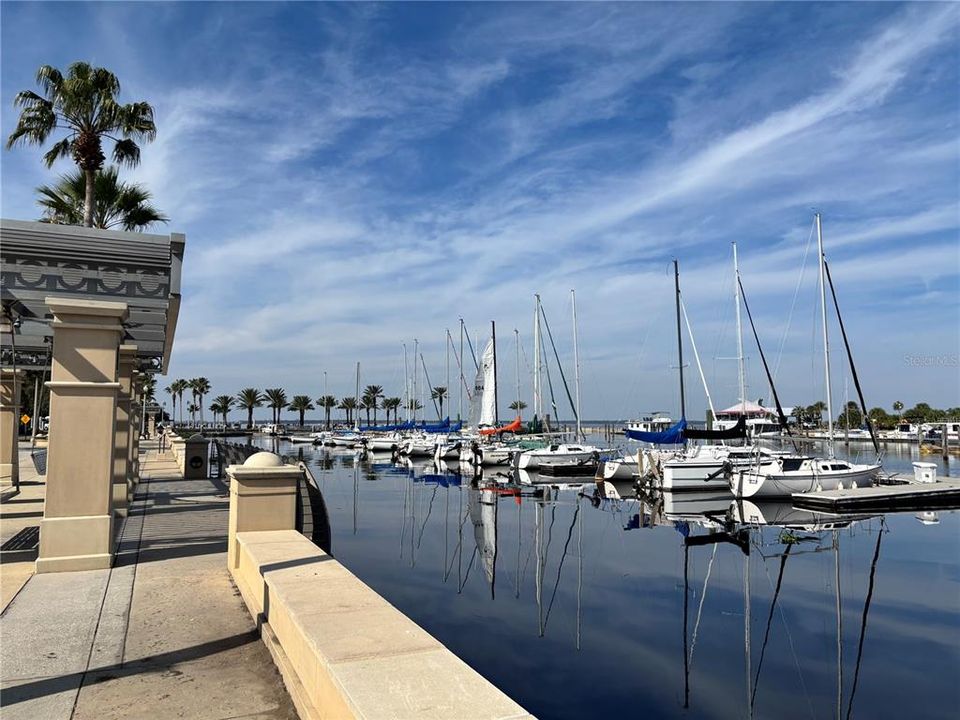 En Venta: $734,987 (4 camas, 3 baños, 3018 Pies cuadrados)