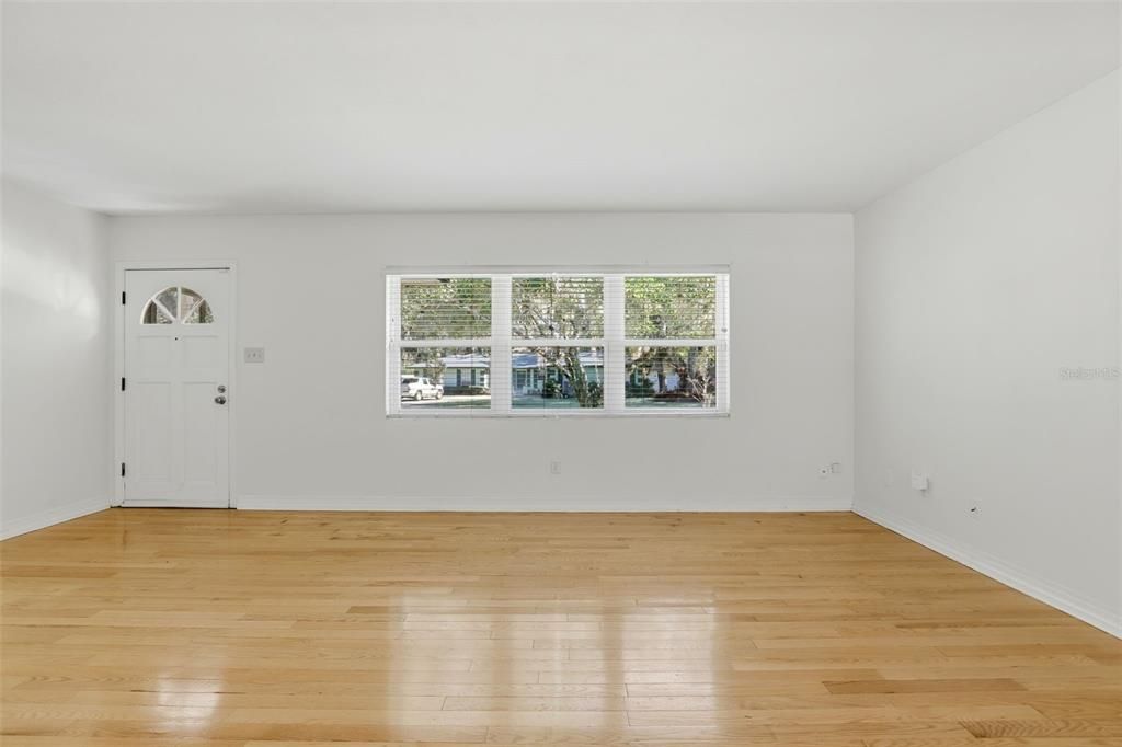 En Venta: $734,987 (4 camas, 3 baños, 3018 Pies cuadrados)