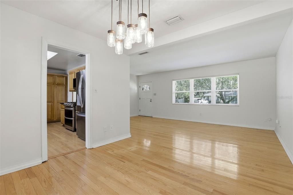 En Venta: $734,987 (4 camas, 3 baños, 3018 Pies cuadrados)