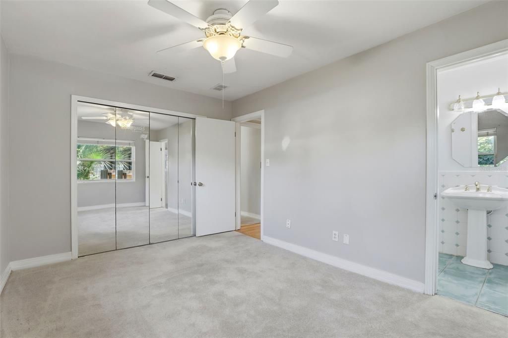 En Venta: $734,987 (4 camas, 3 baños, 3018 Pies cuadrados)