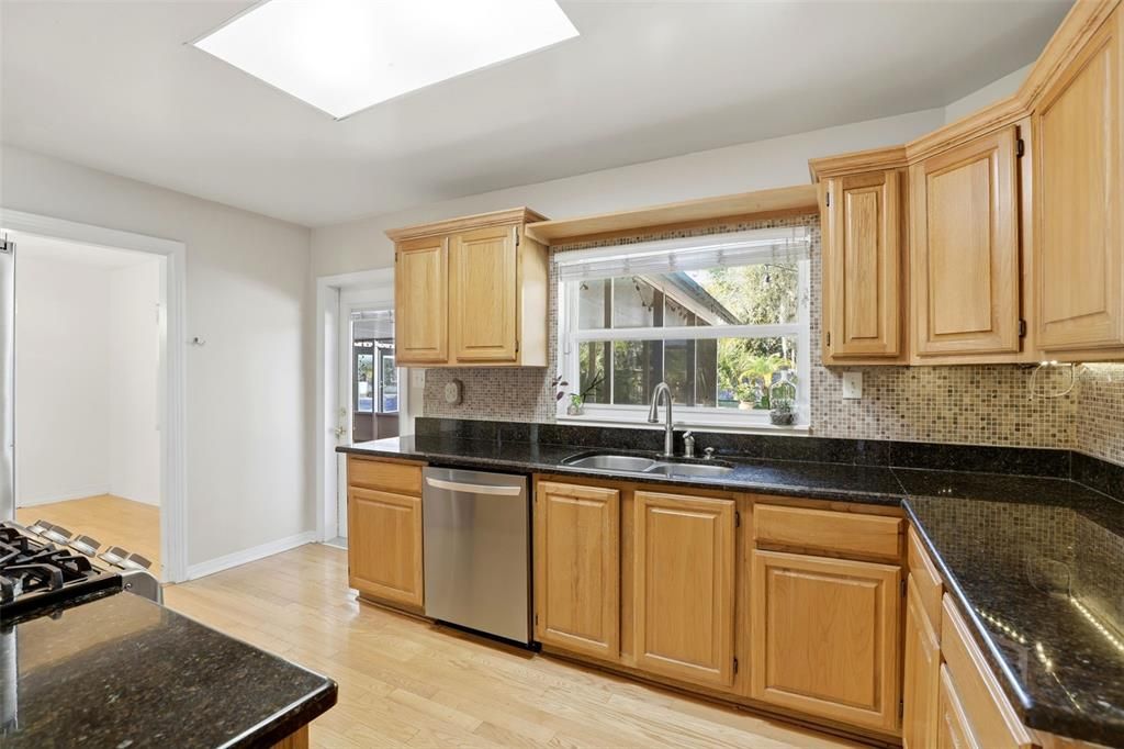 En Venta: $734,987 (4 camas, 3 baños, 3018 Pies cuadrados)