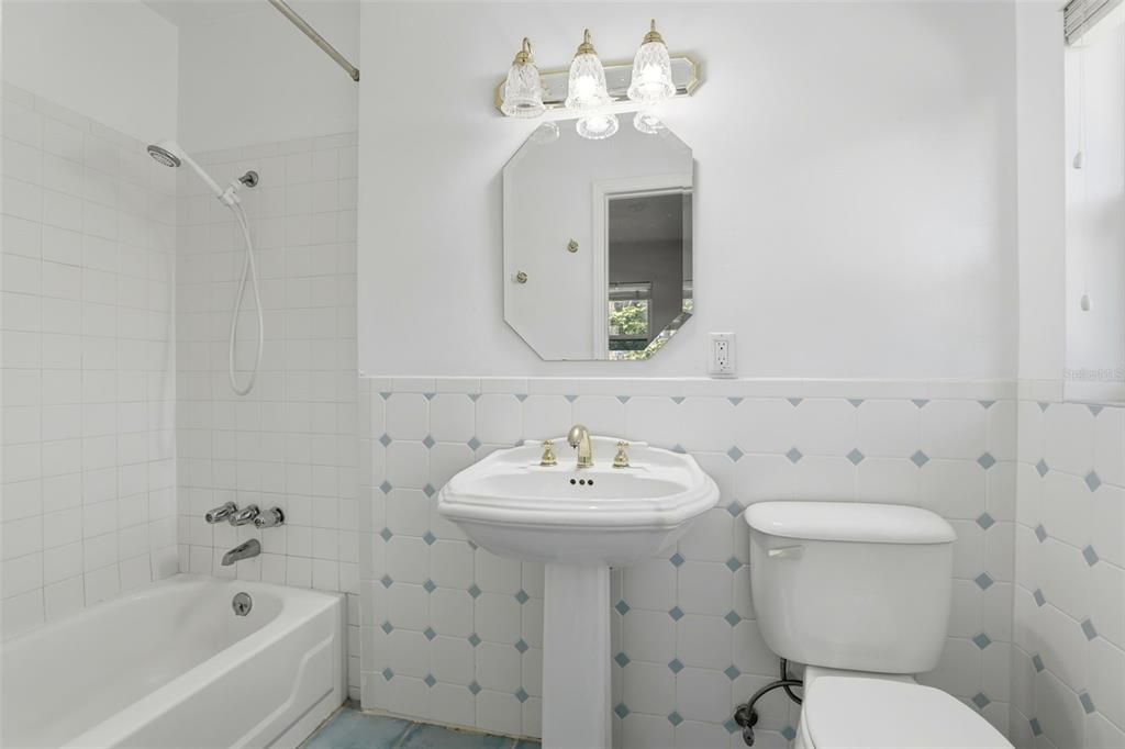 En Venta: $734,987 (4 camas, 3 baños, 3018 Pies cuadrados)