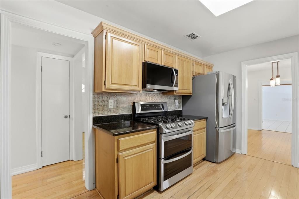 En Venta: $734,987 (4 camas, 3 baños, 3018 Pies cuadrados)