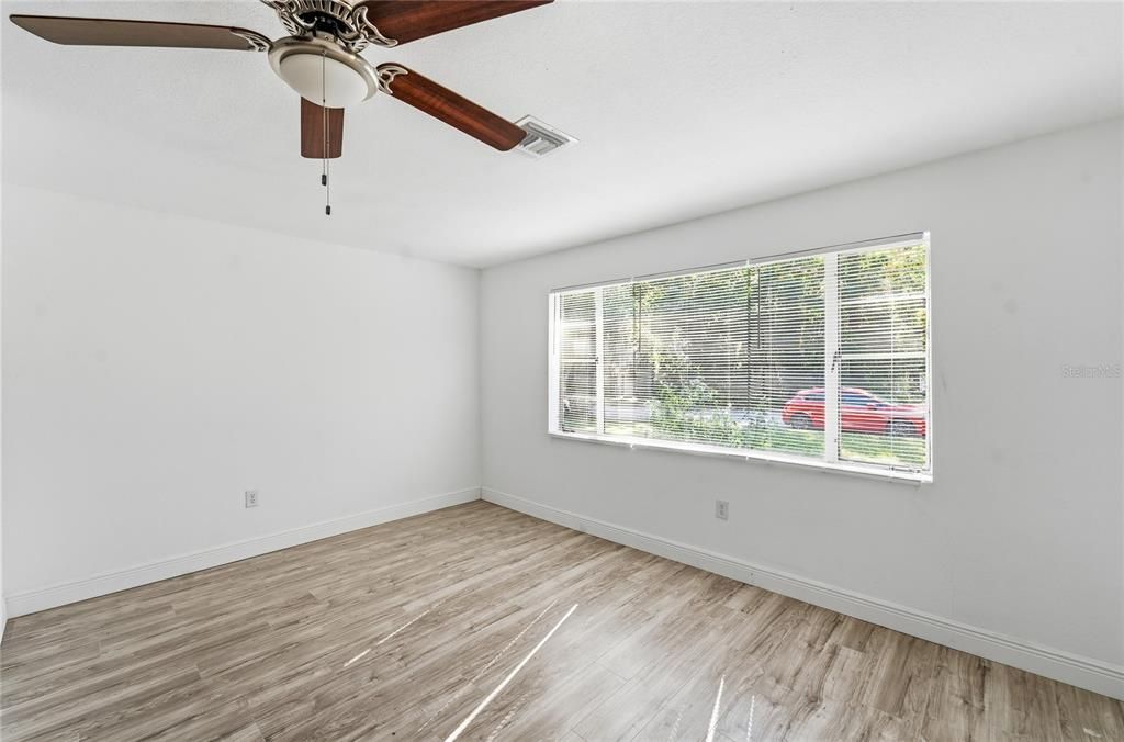 For Sale: $223,000 (3 beds, 1 baths, 1041 Square Feet)