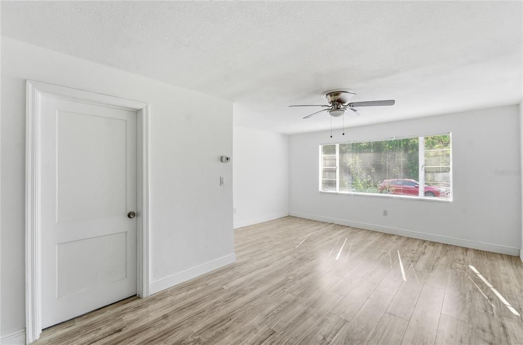 For Sale: $223,000 (3 beds, 1 baths, 1041 Square Feet)