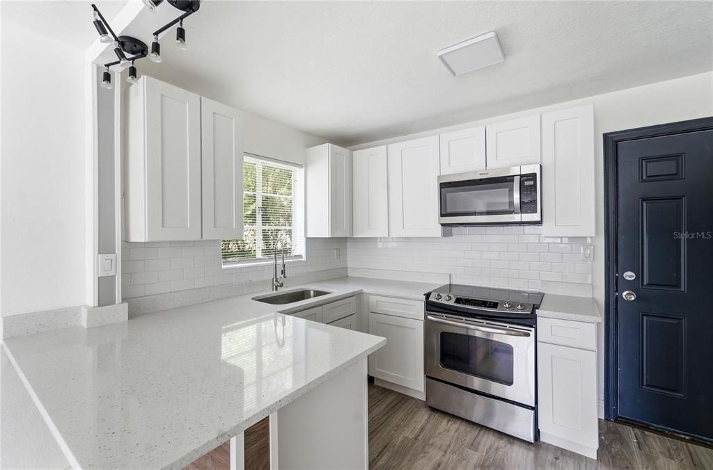 For Sale: $223,000 (3 beds, 1 baths, 1041 Square Feet)