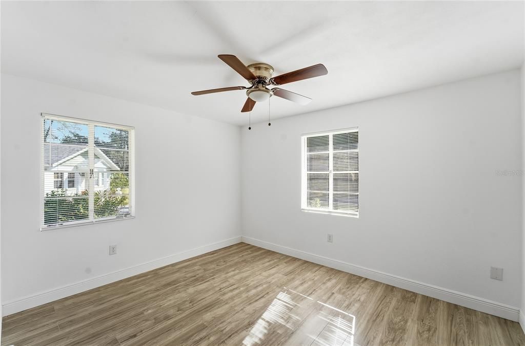 For Sale: $223,000 (3 beds, 1 baths, 1041 Square Feet)