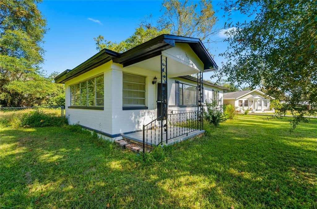 For Sale: $223,000 (3 beds, 1 baths, 1041 Square Feet)