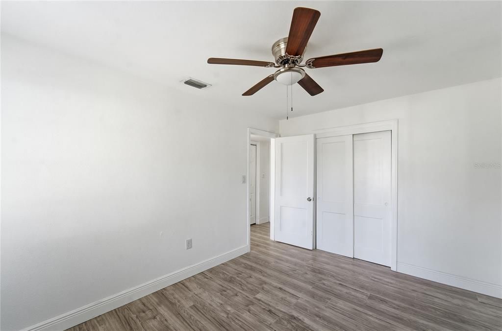 For Sale: $223,000 (3 beds, 1 baths, 1041 Square Feet)