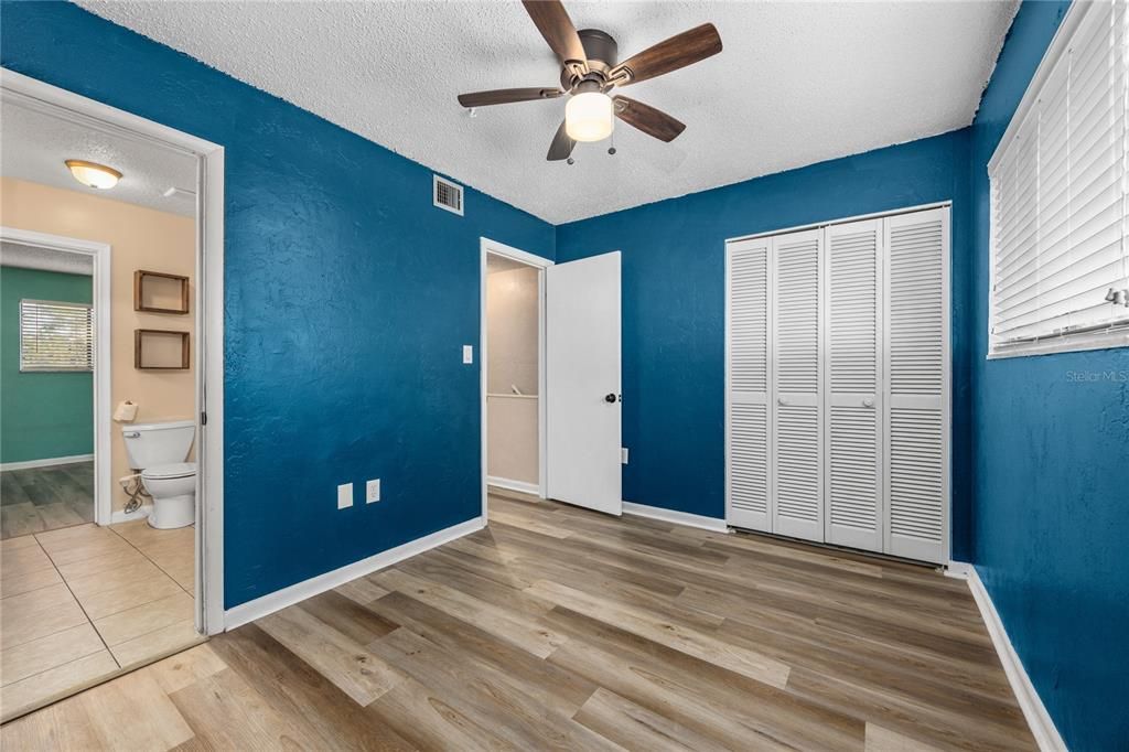 待售: $169,000 (2 贝兹, 1 浴室, 938 平方英尺)