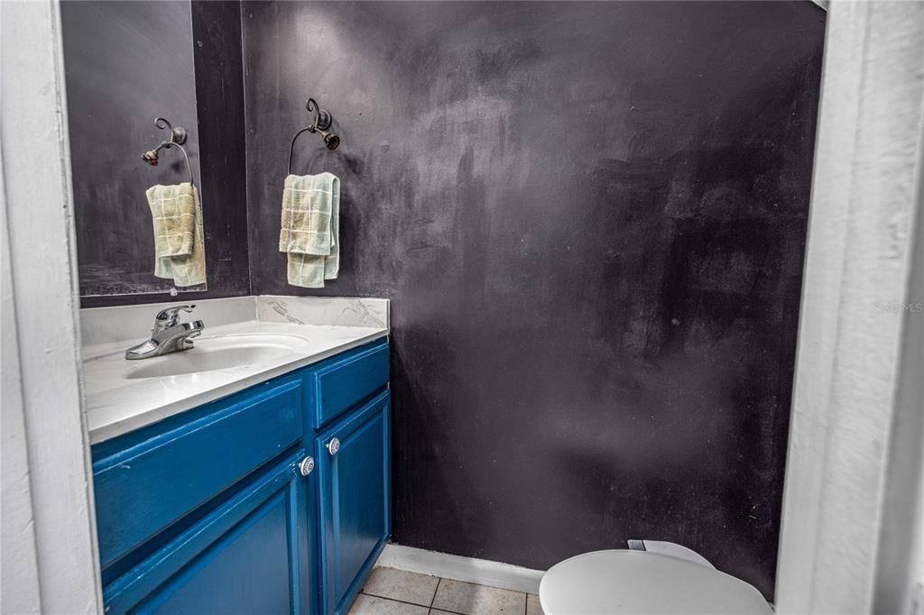 待售: $169,000 (2 贝兹, 1 浴室, 938 平方英尺)