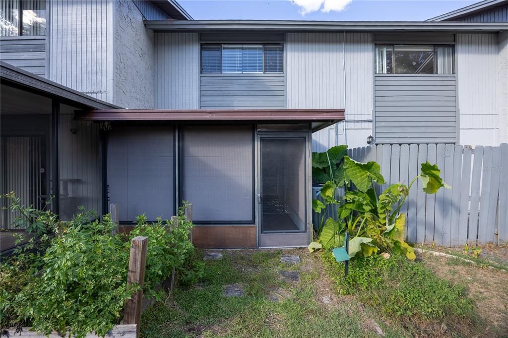 待售: $169,000 (2 贝兹, 1 浴室, 938 平方英尺)