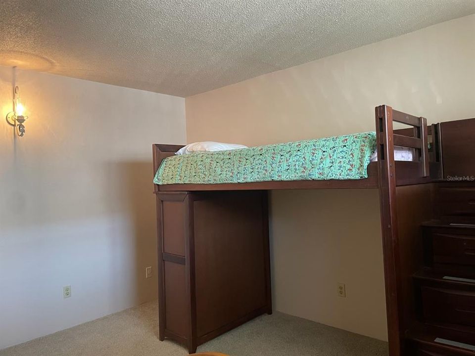 For Sale: $145,000 (2 beds, 1 baths, 965 Square Feet)