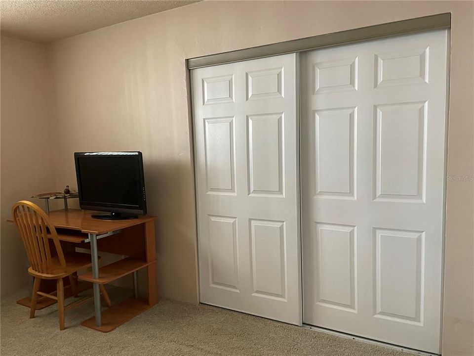 For Sale: $145,000 (2 beds, 1 baths, 965 Square Feet)