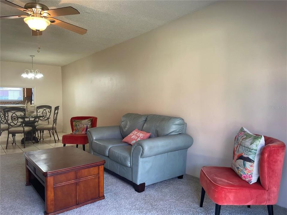 For Sale: $145,000 (2 beds, 1 baths, 965 Square Feet)
