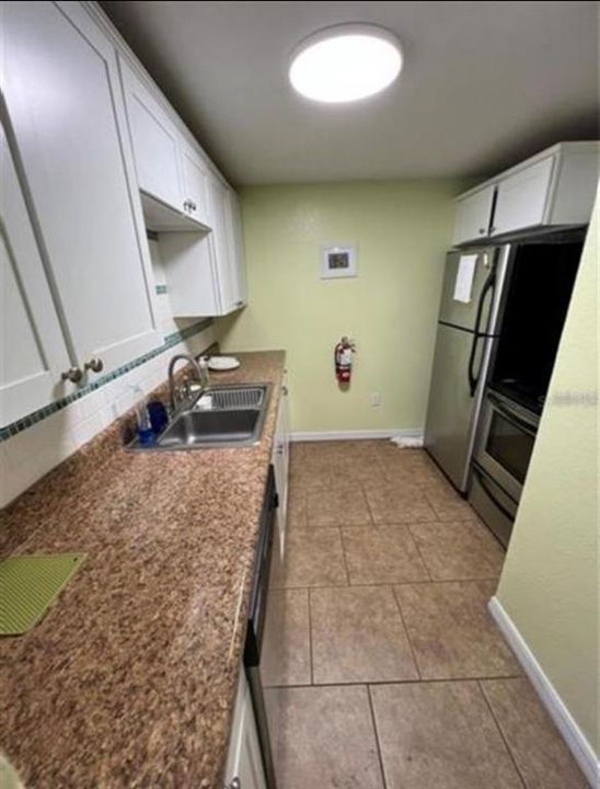 For Sale: $145,000 (2 beds, 1 baths, 965 Square Feet)