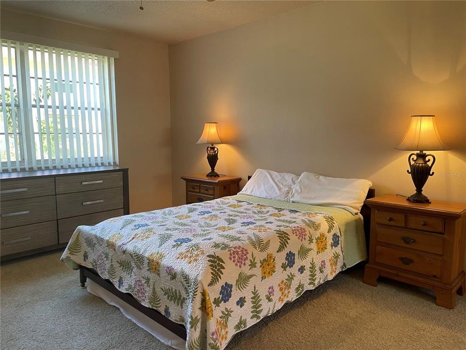 For Sale: $145,000 (2 beds, 1 baths, 965 Square Feet)