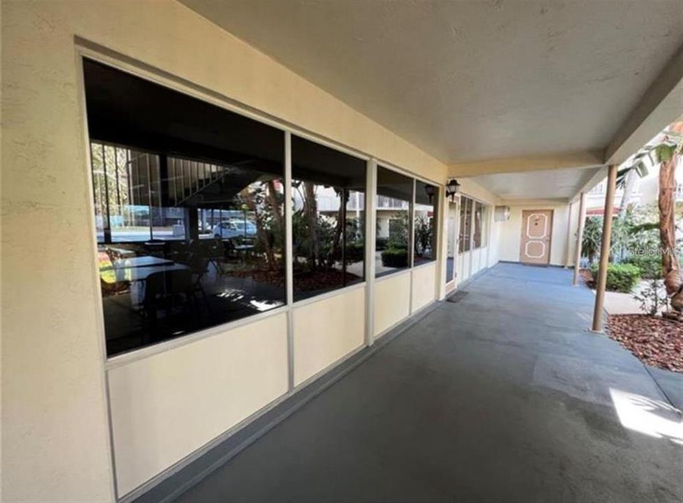 For Sale: $145,000 (2 beds, 1 baths, 965 Square Feet)