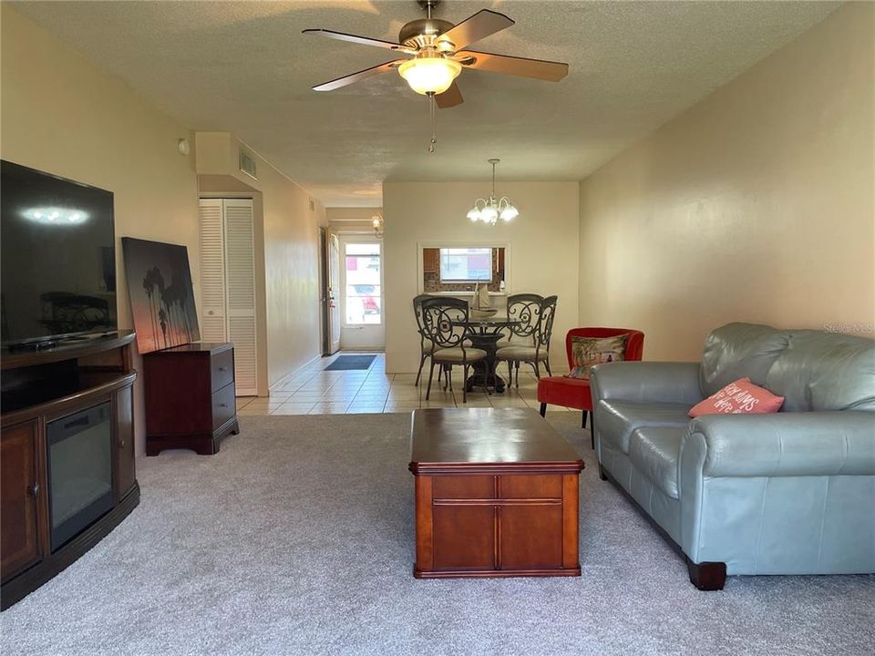 For Sale: $145,000 (2 beds, 1 baths, 965 Square Feet)