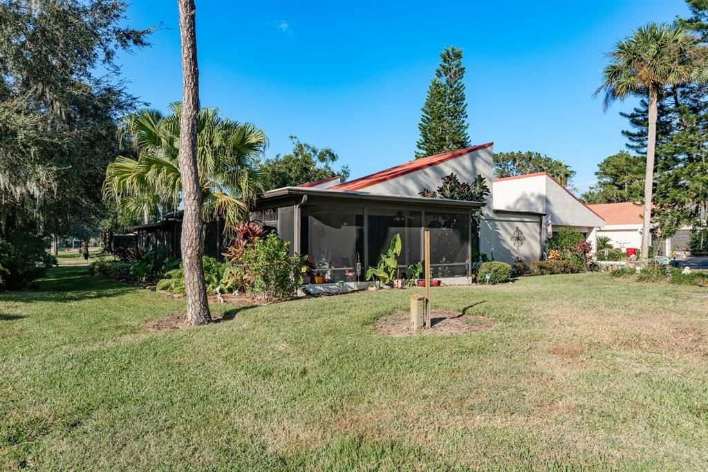 For Sale: $250,000 (2 beds, 2 baths, 1329 Square Feet)