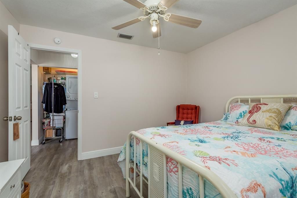 For Sale: $250,000 (2 beds, 2 baths, 1329 Square Feet)
