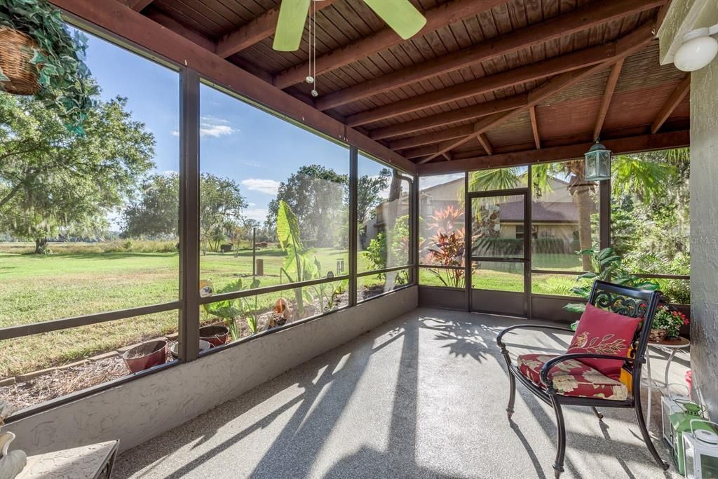 For Sale: $250,000 (2 beds, 2 baths, 1329 Square Feet)