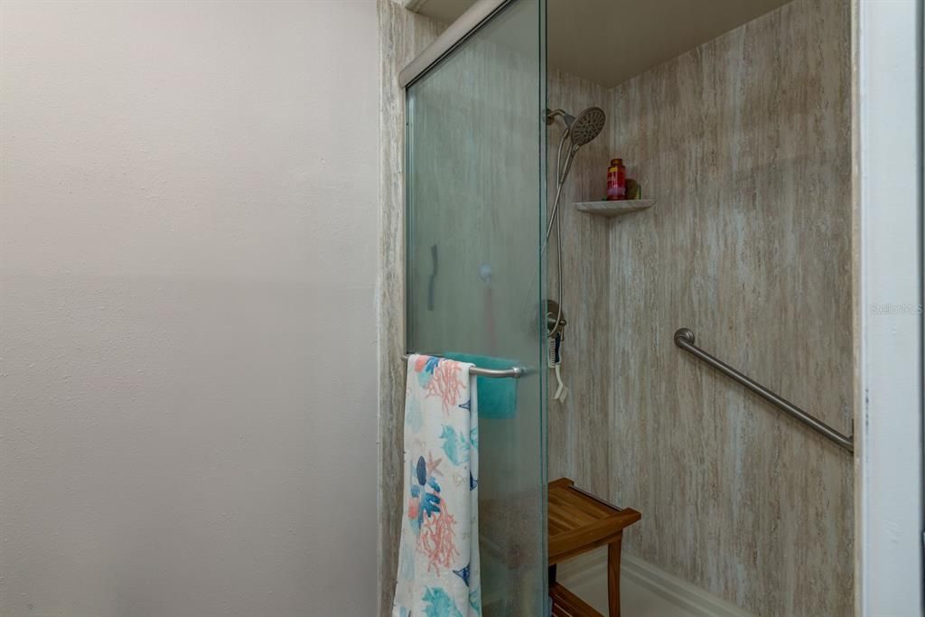 For Sale: $250,000 (2 beds, 2 baths, 1329 Square Feet)