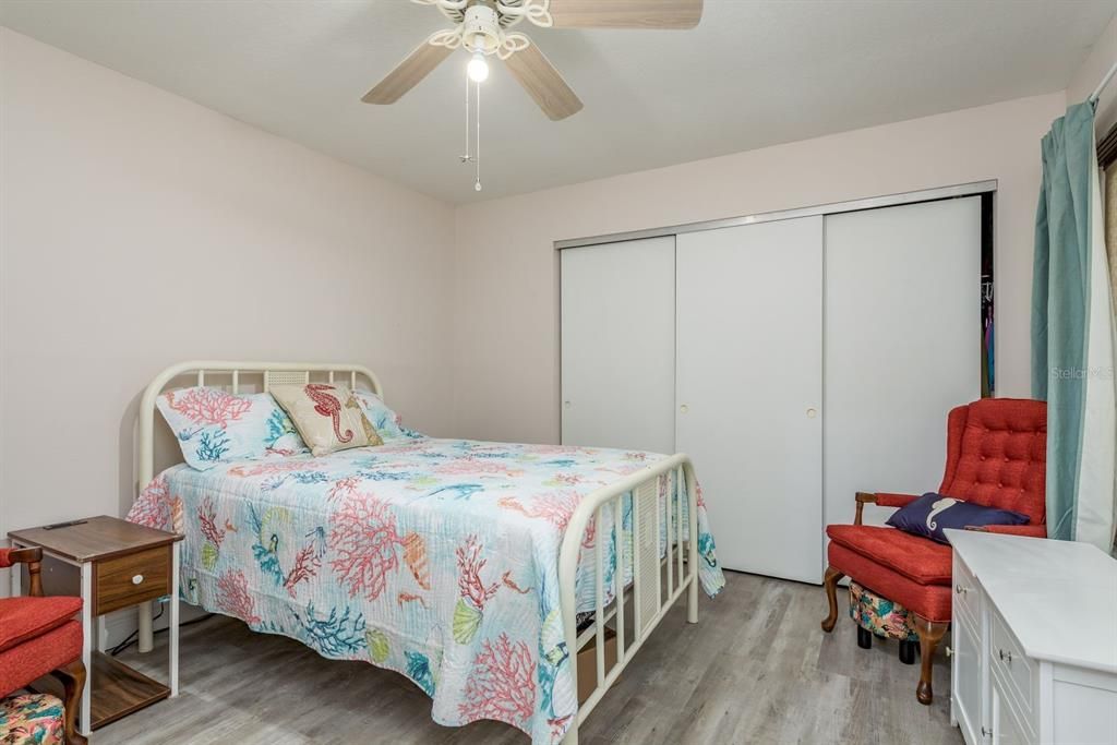 For Sale: $250,000 (2 beds, 2 baths, 1329 Square Feet)