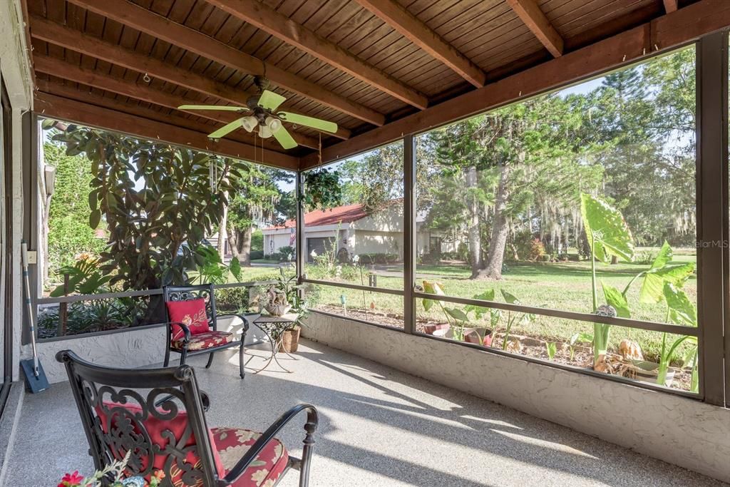 For Sale: $250,000 (2 beds, 2 baths, 1329 Square Feet)