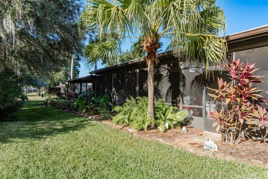 For Sale: $250,000 (2 beds, 2 baths, 1329 Square Feet)