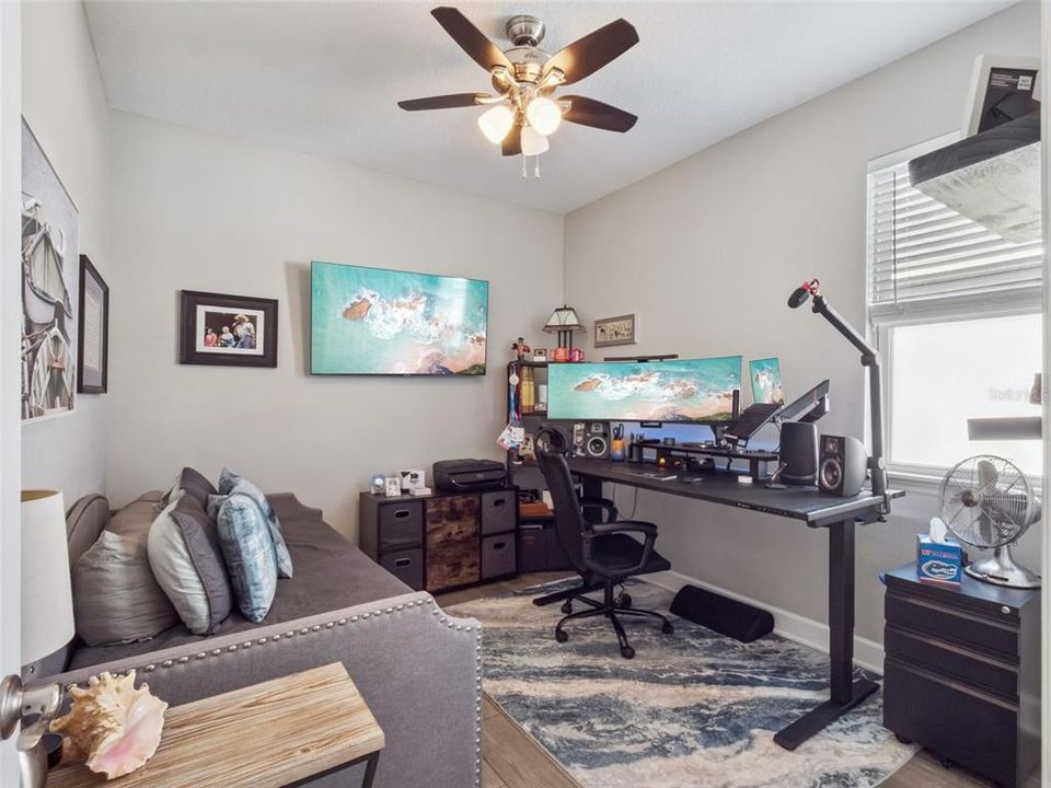 Под контрактом: $799,000 (3 спален, 2 ванн, 2278 Квадратных фут)