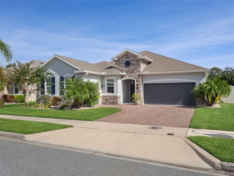 Под контрактом: $799,000 (3 спален, 2 ванн, 2278 Квадратных фут)