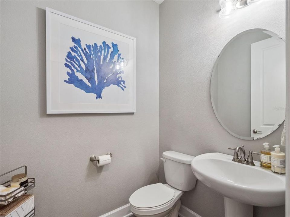 Под контрактом: $799,000 (3 спален, 2 ванн, 2278 Квадратных фут)