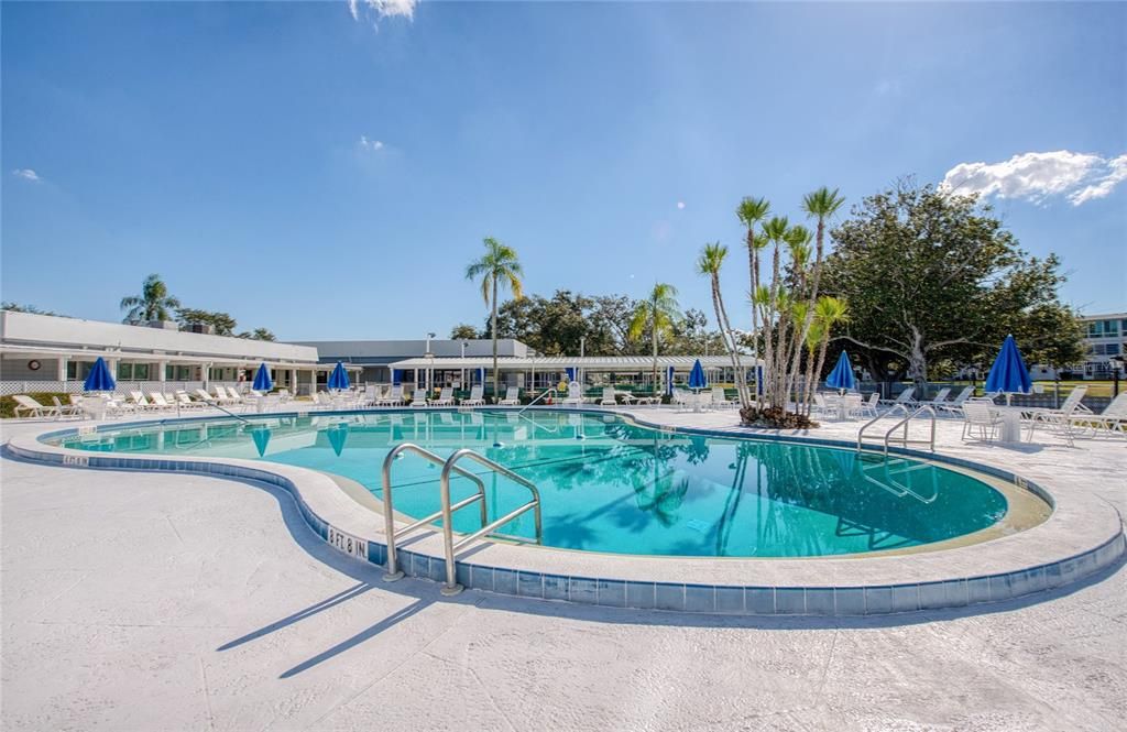 待售: $107,500 (2 贝兹, 2 浴室, 912 平方英尺)