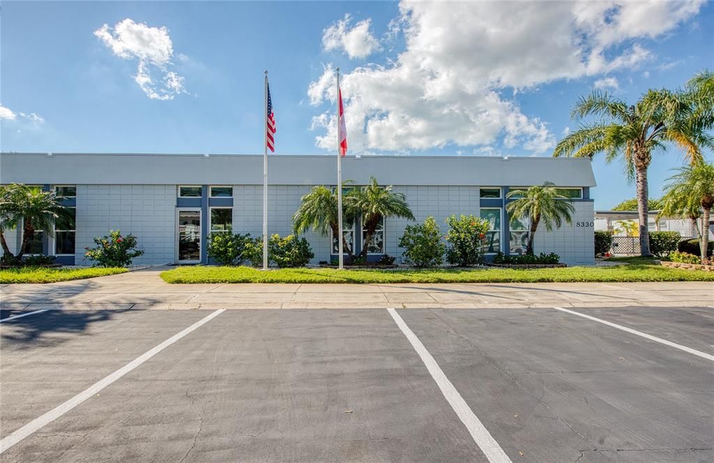 待售: $107,500 (2 贝兹, 2 浴室, 912 平方英尺)