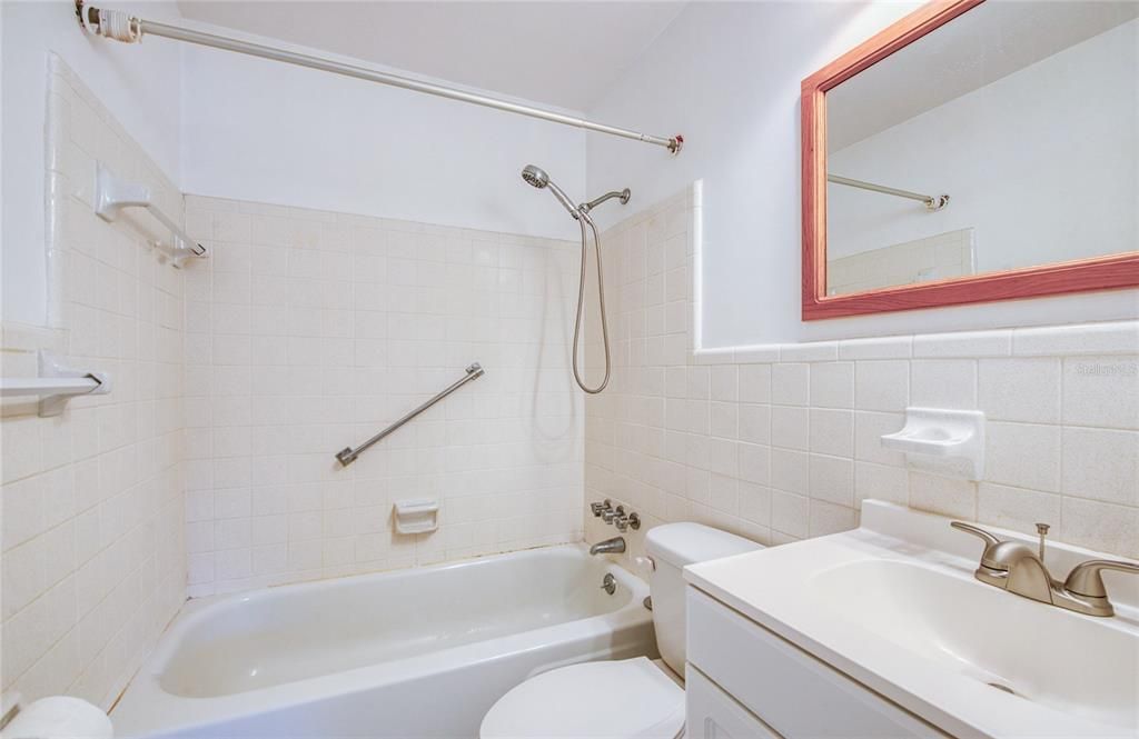 待售: $107,500 (2 贝兹, 2 浴室, 912 平方英尺)