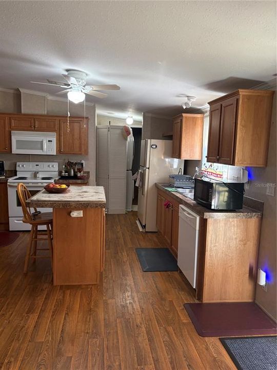 For Sale: $375,000 (4 beds, 2 baths, 1782 Square Feet)