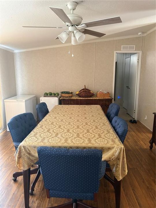 For Sale: $375,000 (4 beds, 2 baths, 1782 Square Feet)