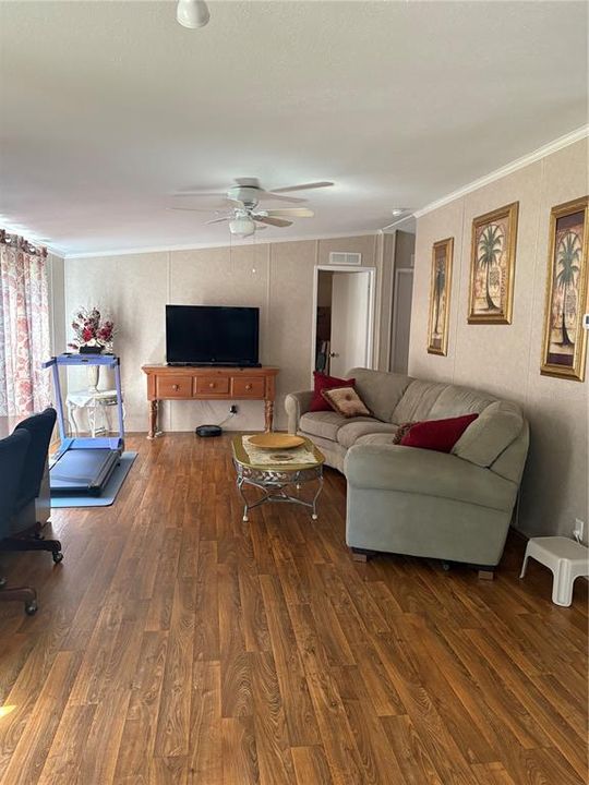 For Sale: $375,000 (4 beds, 2 baths, 1782 Square Feet)