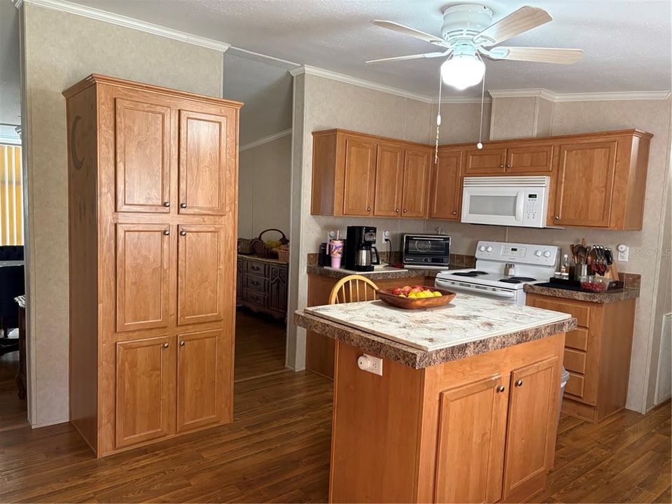 For Sale: $375,000 (4 beds, 2 baths, 1782 Square Feet)