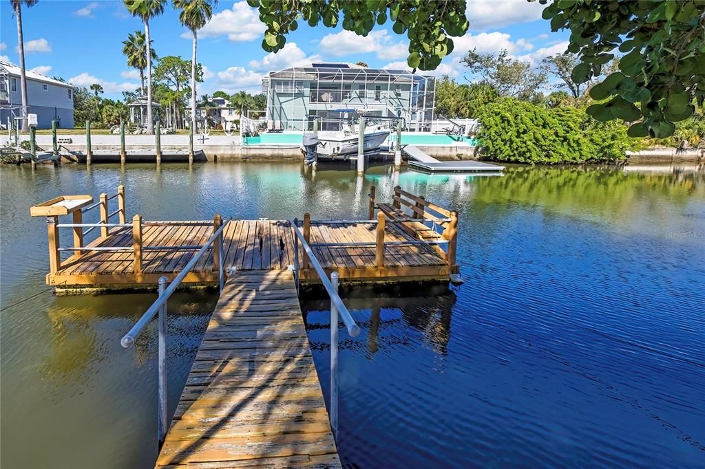 For Sale: $520,000 (3 beds, 3 baths, 1180 Square Feet)