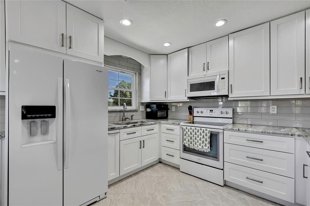 For Sale: $520,000 (3 beds, 3 baths, 1180 Square Feet)