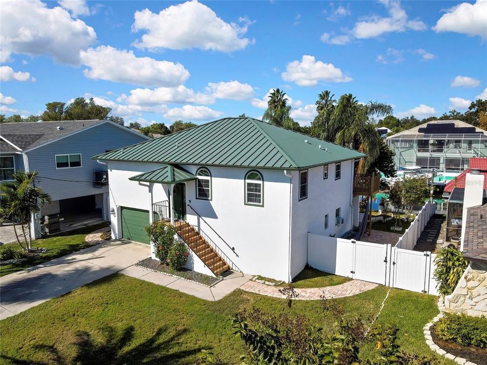 For Sale: $520,000 (3 beds, 3 baths, 1180 Square Feet)