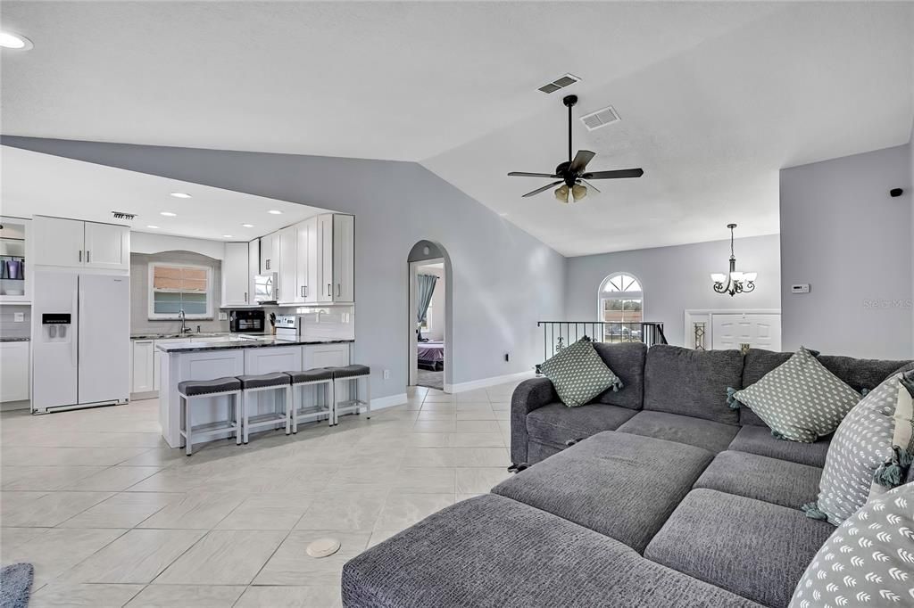 For Sale: $520,000 (3 beds, 3 baths, 1180 Square Feet)