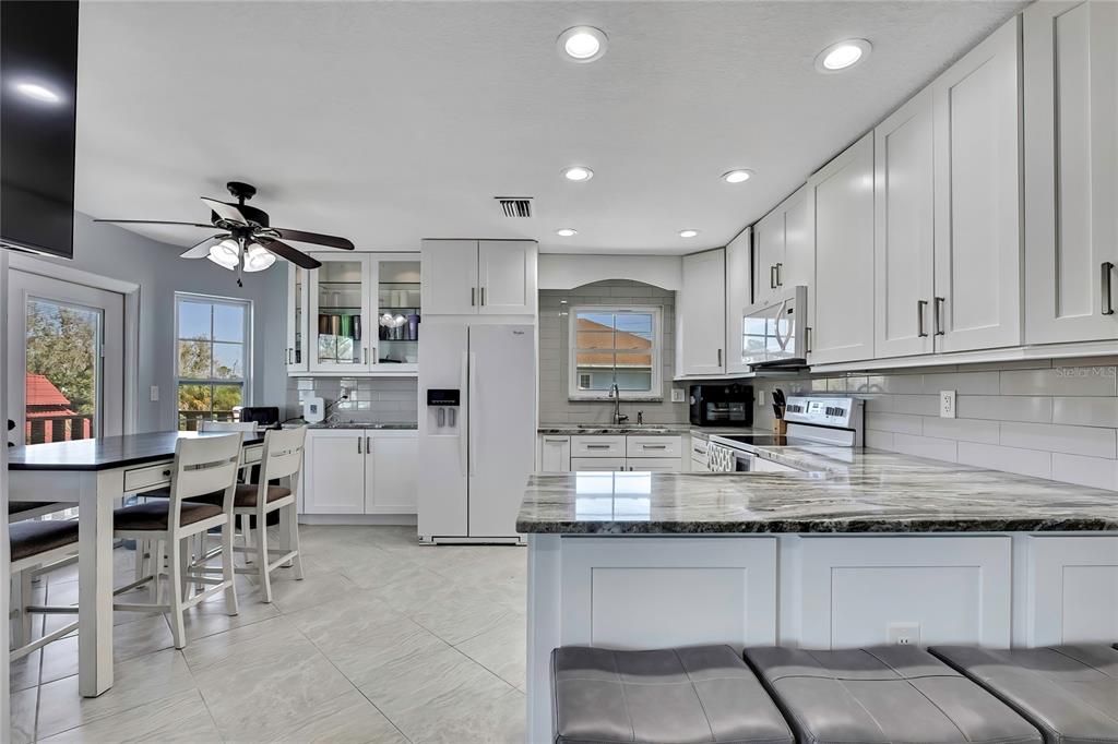 For Sale: $520,000 (3 beds, 3 baths, 1180 Square Feet)