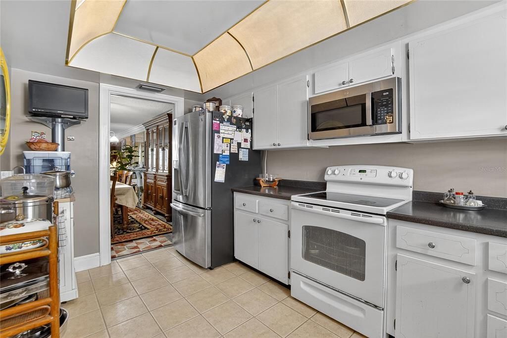 待售: $220,000 (2 贝兹, 2 浴室, 1300 平方英尺)