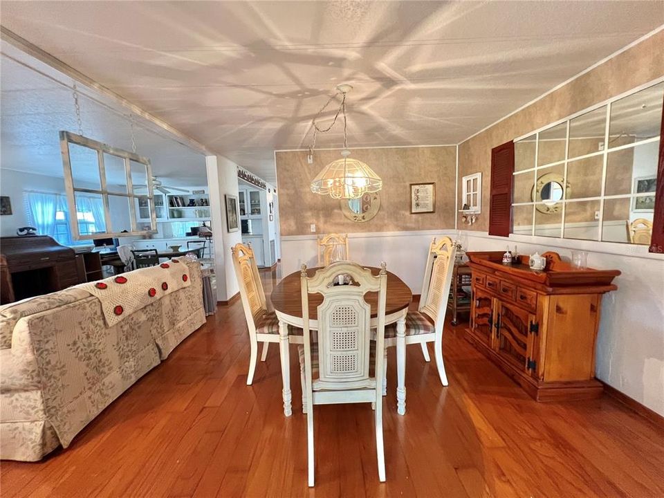 For Sale: $186,328 (2 beds, 2 baths, 1452 Square Feet)