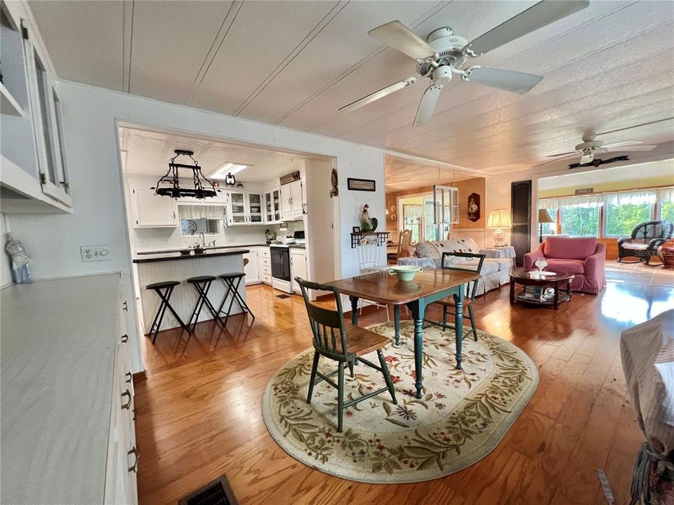 For Sale: $186,328 (2 beds, 2 baths, 1452 Square Feet)