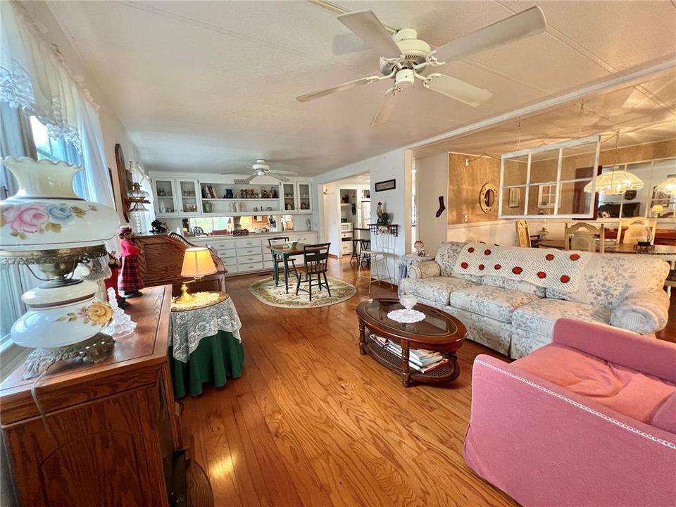 For Sale: $186,328 (2 beds, 2 baths, 1452 Square Feet)